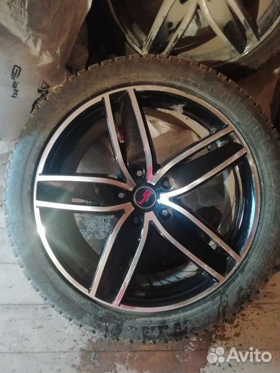 Continental IceContact 2 275/40 R20