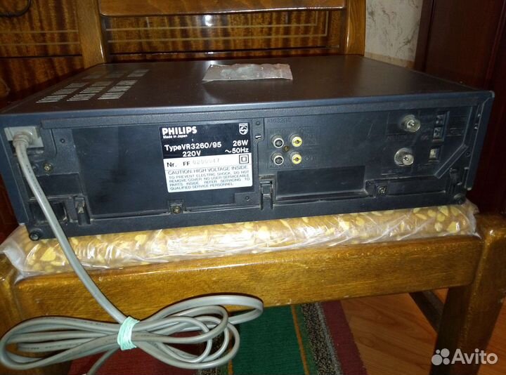 Видео магнитофон Philips