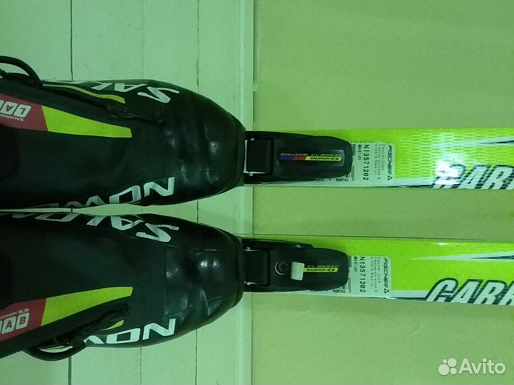 Гоночные лыжи в комплекте с ботинками и креплениям