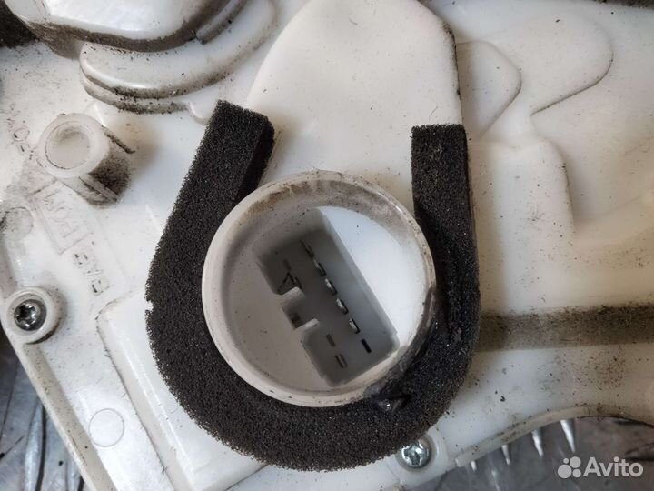 Замок задний левый Suzuki SX4