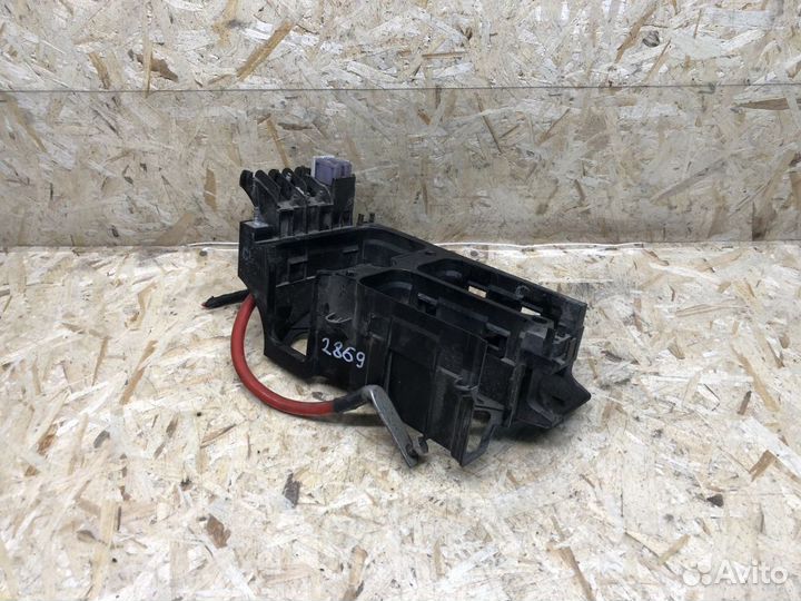 Корпус блока предохранителей Opel Astra