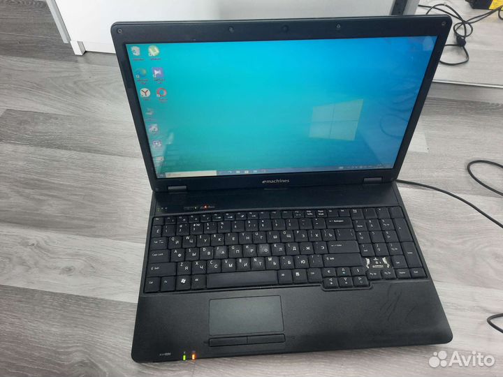 EMachines e528