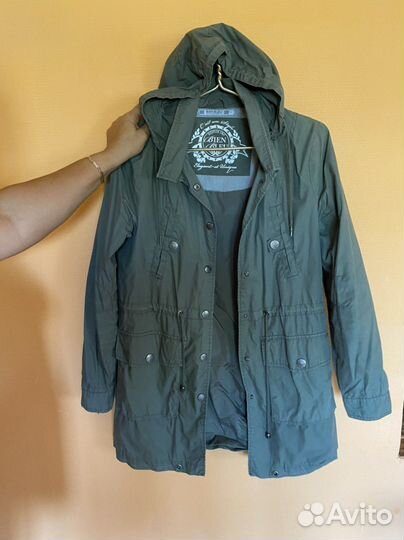 Разная верхняя одежда женская