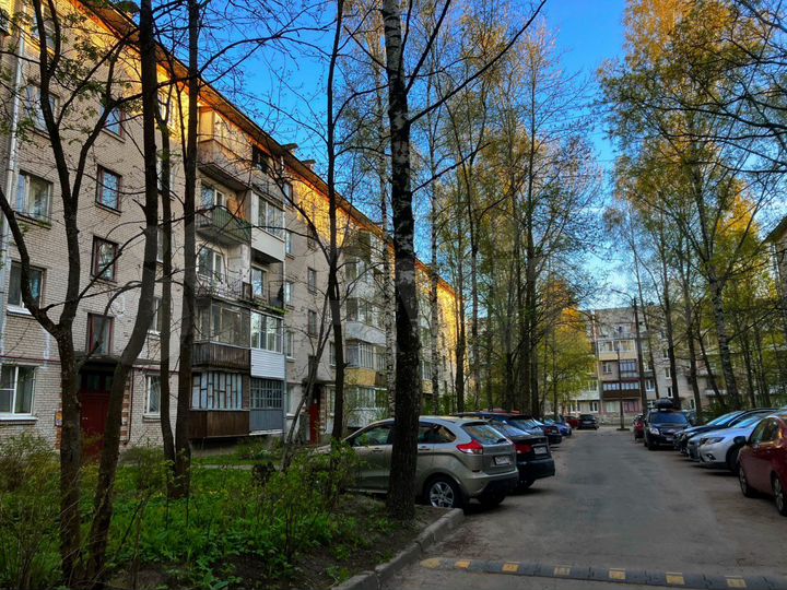 Петергоф ул братьев горкушенко. Улица братьев горкушенко. братья горкушенко петергоф. братьев горкушенко 9. братьев горкушенко 18.