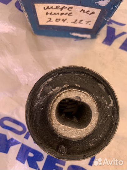 Сайлентблок передний Mercedes W211, W204, W203