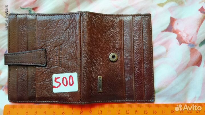 8 кошельков, 2 сумочки,очешник – праздничный торг