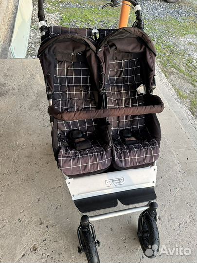 Коляска для двойни