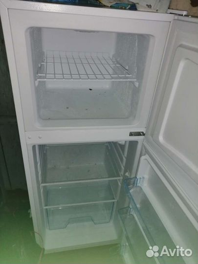 Холодильник Hi