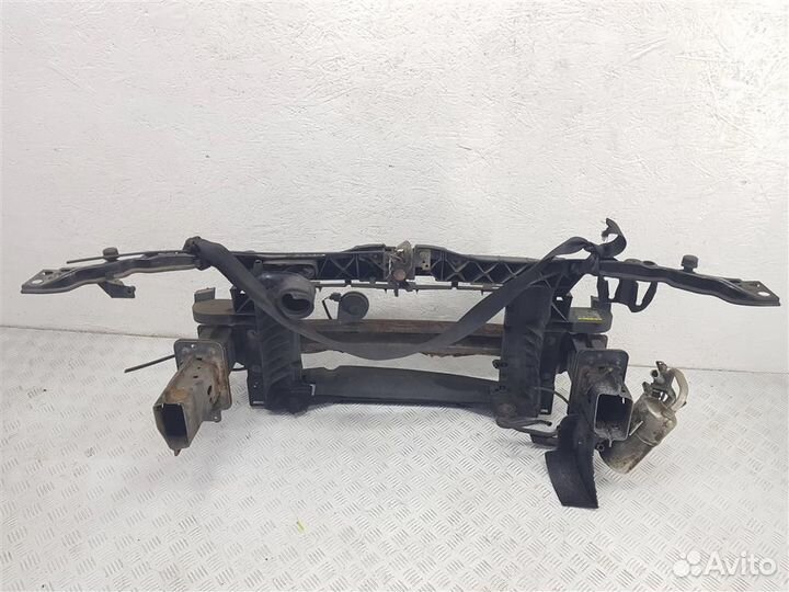 Передняя панель крепления облицовки (телевизор) F