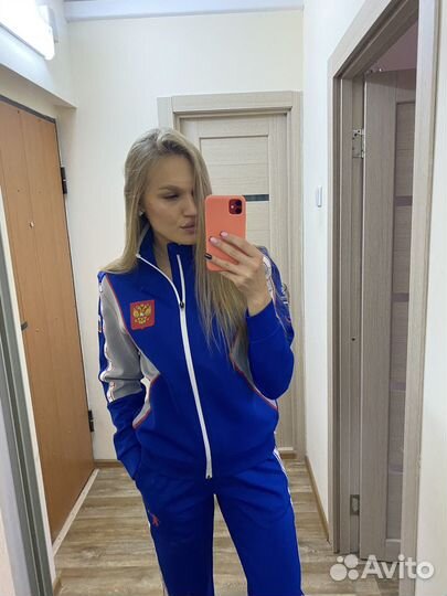 Спортивный костюм женский