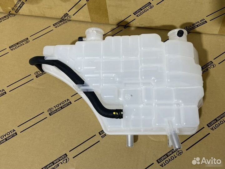 Расширительный бачок Toyota Land Cruiser 300