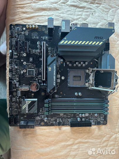 Материнская плата