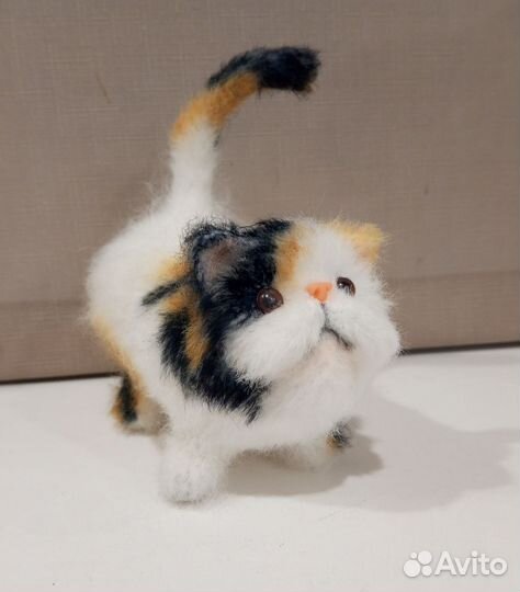 Игрушка котенок