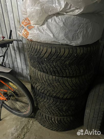 Ikon Tyres CHARACTER ICE 8 SUV 315/40 R21 107T