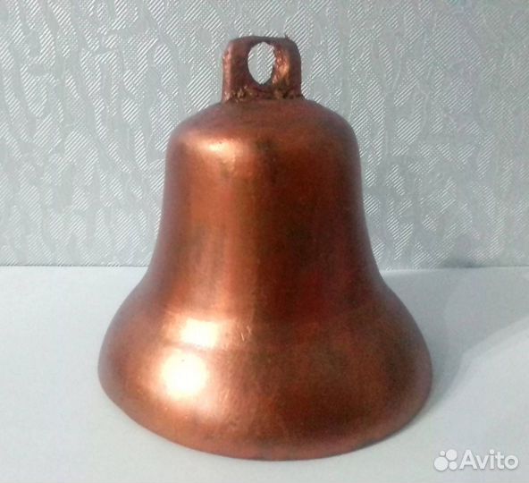 Старинный бронзовый колокол