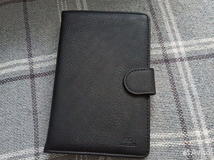 Чехол-книжка для планшетов как новый