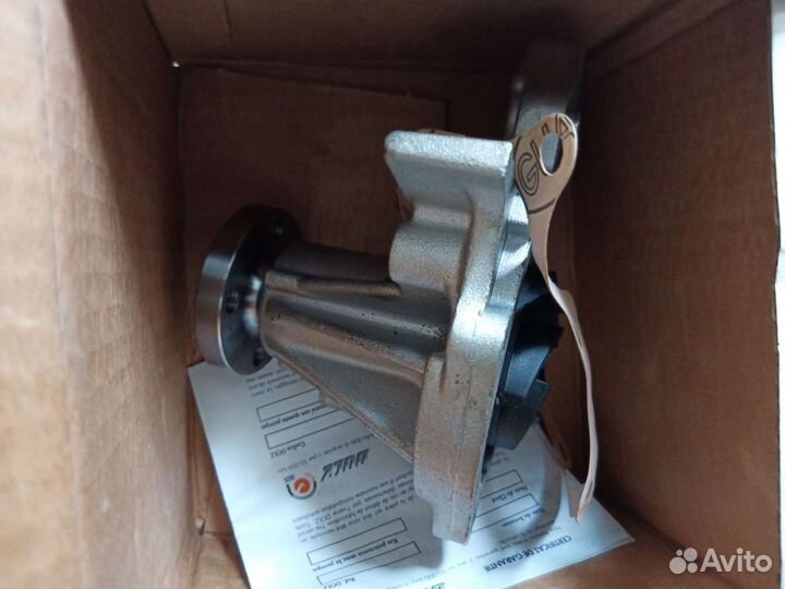 Насос водяной Ford Focus 1