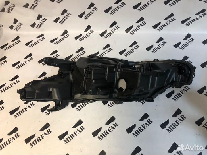 Правый корпус фары Toyota Camry V70 2017-н.в. Led