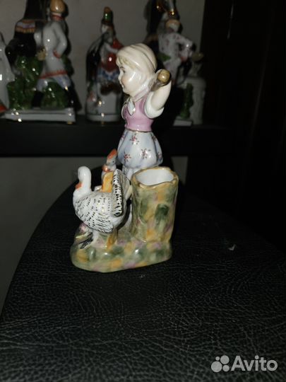 Статуэтка Девочка с птицами Европа