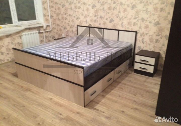 Кровать с матрасом