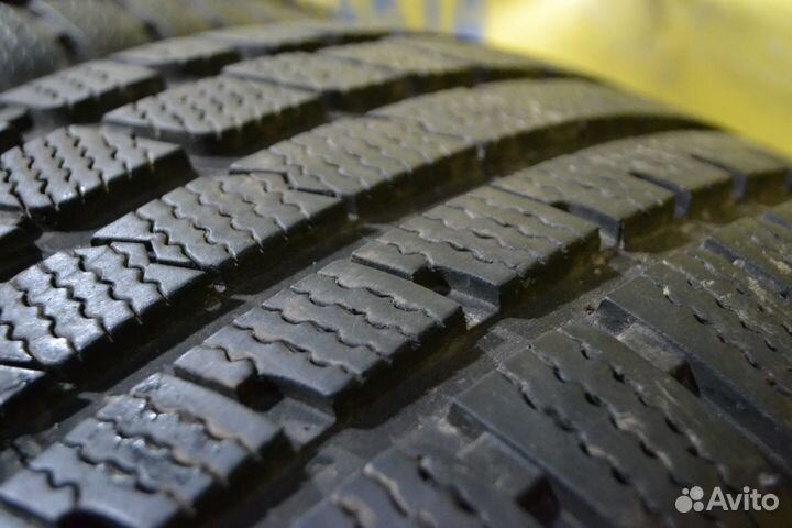 Kumho WinterCraft KW27 245/45 R18