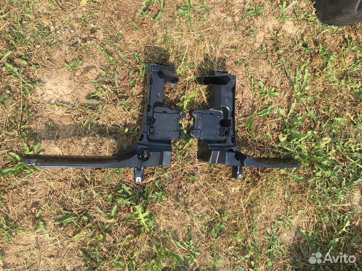 Кронштейны, воздуховоды радиатора бмв Х5(F15)