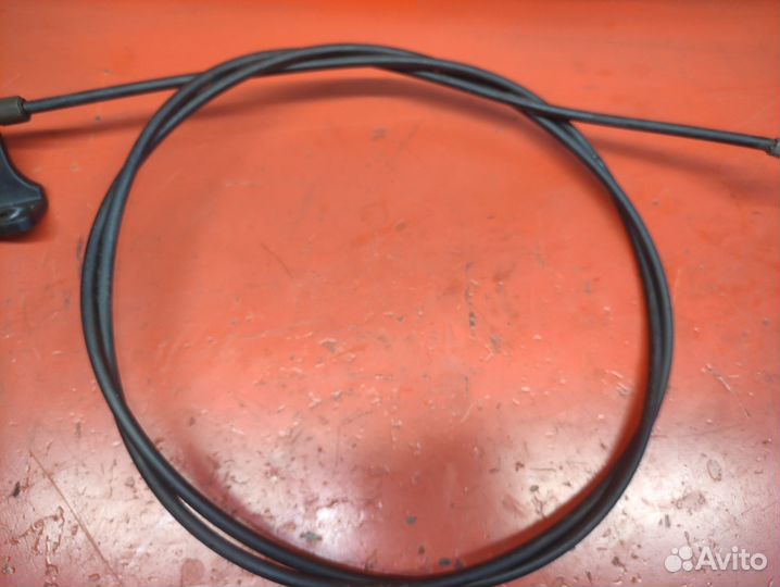 Тросик капота Nissan Terrano 1 1985-1995