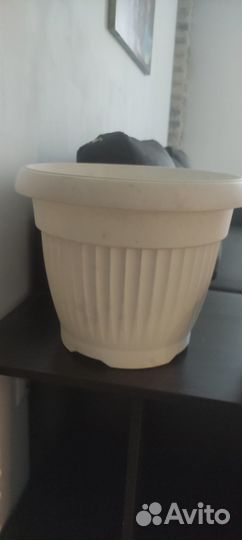 Горшки для цветов с опрыскивателем