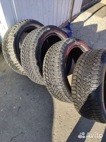 Continental ContiIceContact 215/50 R17 95T