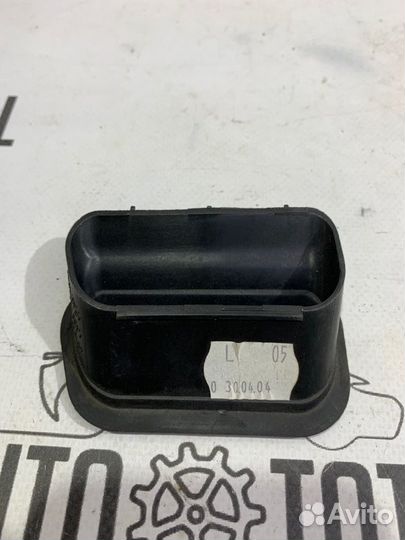 Воздуховод Bmw 745 E65 N62B44 2004