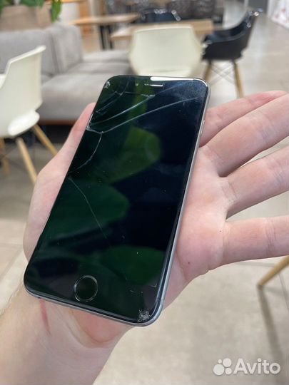 Телефон iPhone 6