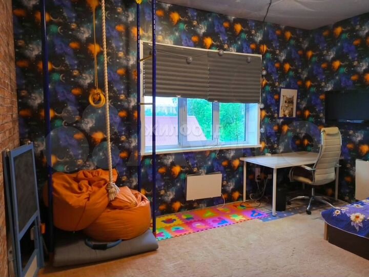 Дом 183 м² на участке 7 сот.