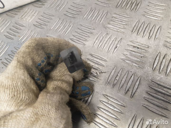 Б/У Датчик температуры в корпус отопителя V#002