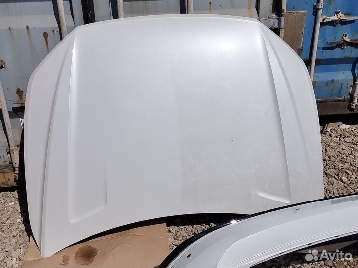 Touareg 3 капот белый