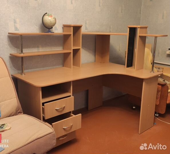 Компьютерный стол угловой