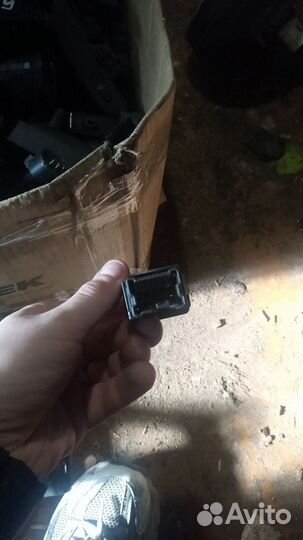 Кнопка аварийной сигнализации Nissan Almera N16