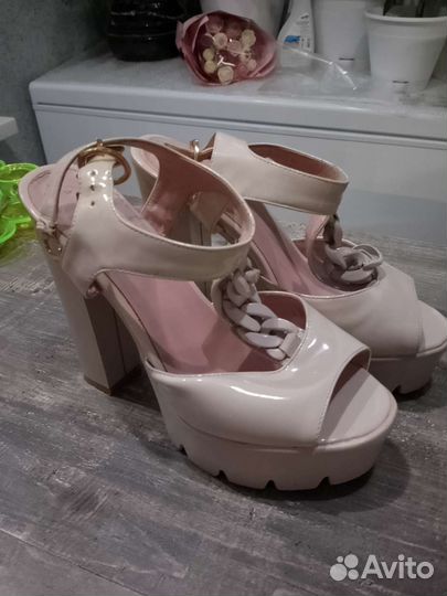 Босоножки женские 38 размер