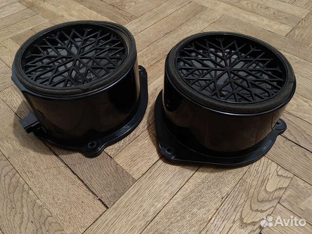 Задние колонки на Audi Q7