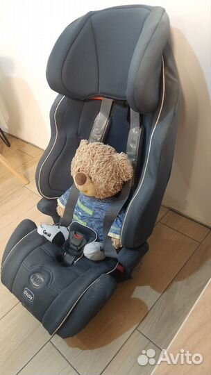 Автомобильное кресло chicco