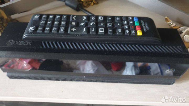 Xbox one X 4K + kinnect + игры + gamepad 4шт