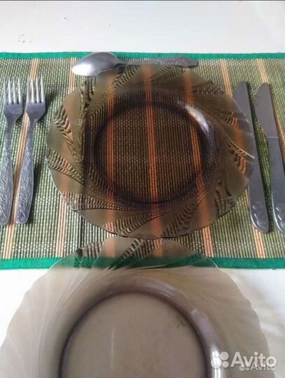 Тарелки вилки ножи (10 предметов)