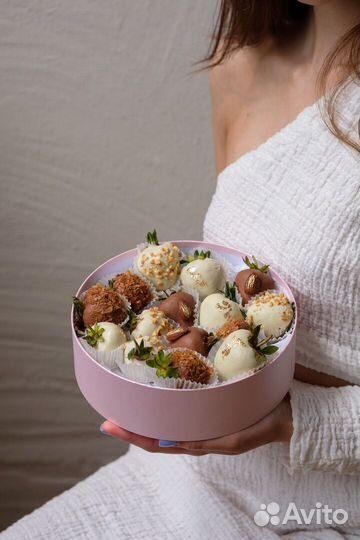 Боксы из клубники в шоколаде