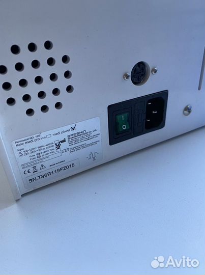 Аппарат с вытяжкой для педикюра Medi Power