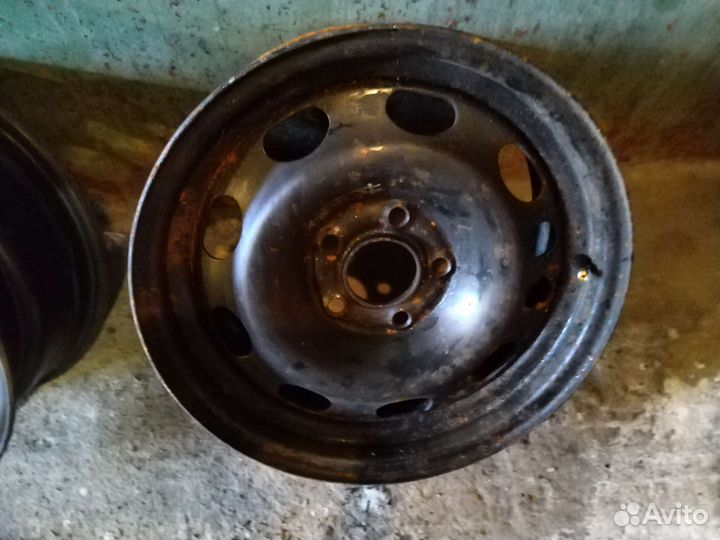 Штампованные диски r15