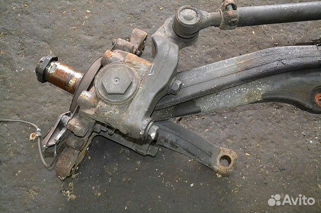 Поворотный кулак переднего моста, левый volvo FH