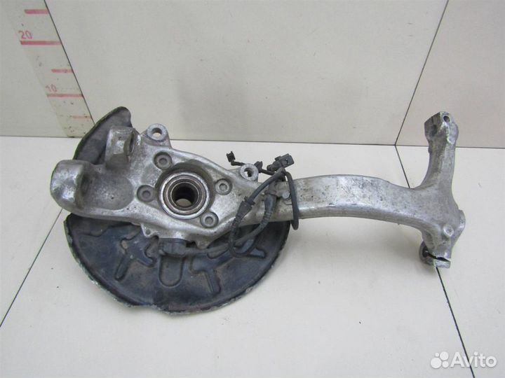 Кулак поворотный передний левый Audi A4 (B6) 2000