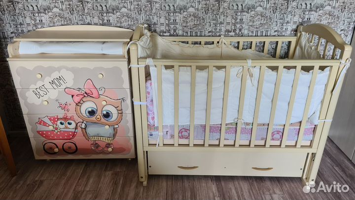 Кроватка с комодом