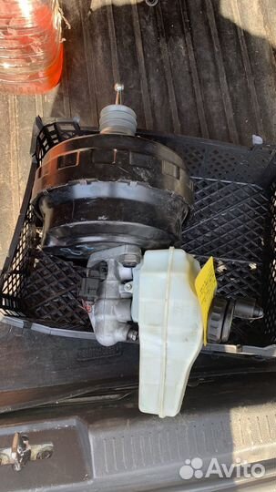 Вакуумный усилитель тормозов Volkswagen Passat