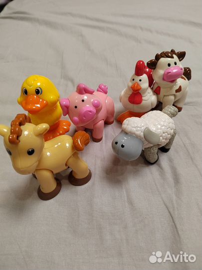 Игрушки пластиковые