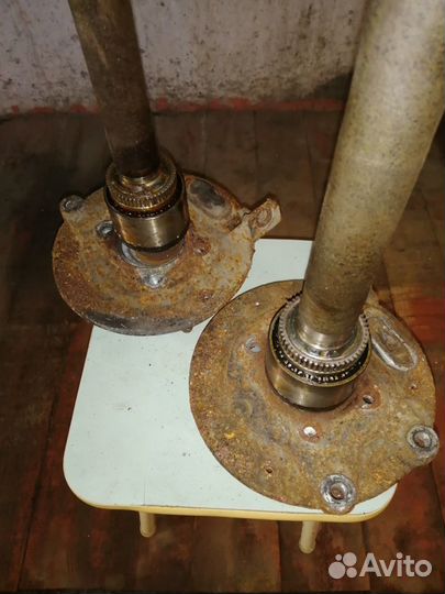 Полуось заднего моста левая и правая